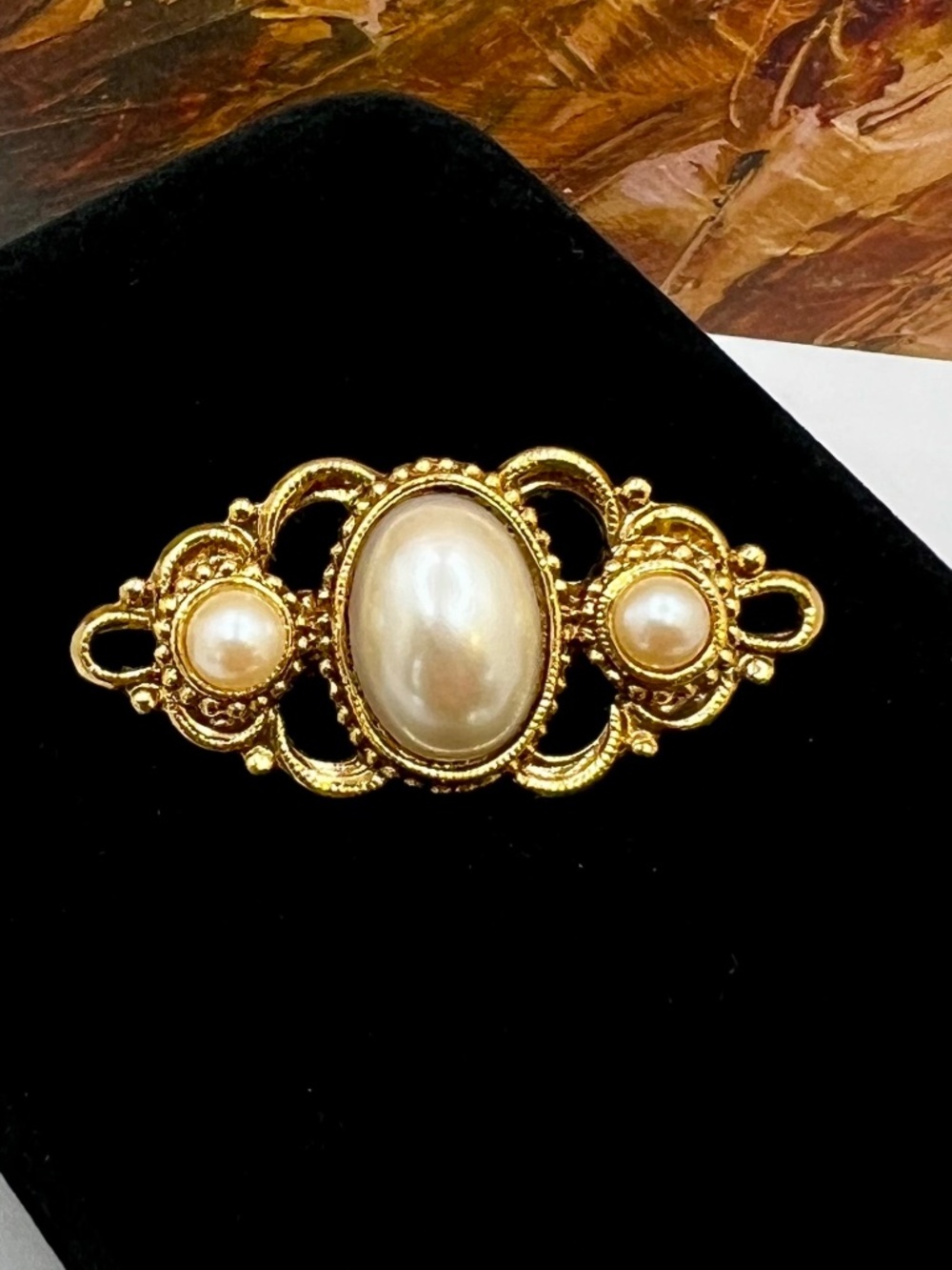 1928 Brand Small Pearl Cabochon Bar Brooch